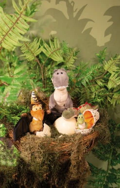 Nici 48813 Dinosaurier Tony-Rex 31cm Stehend Plüsch Kuscheltier Dino T-Rex GREEN -Nici 48808 14 48813 48811 48803 Milieu 1307x2048 1